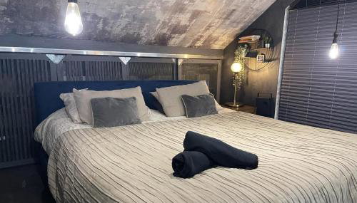 Artsy Retreat - Sleeps 6 Free Parking & Balcony - Foto 3