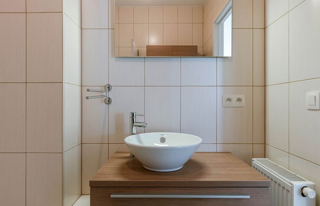 Stylish two Bedroom Apartment in Antwerp - Photo 22