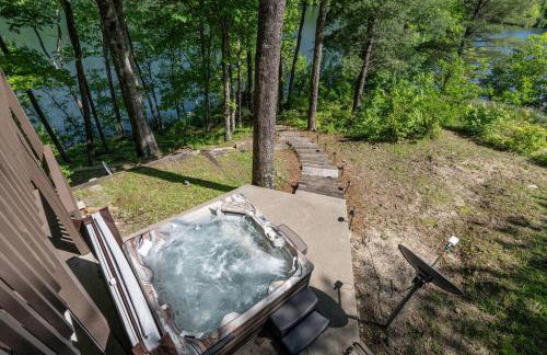 Lakefront Point Retreat on Nantahala Lake with Dock - Foto 32