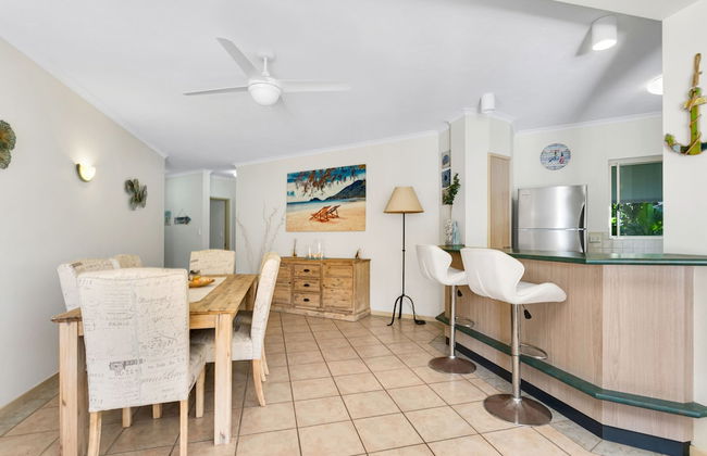 Beachfront Bliss 3-bedroom Apartment with Sea View 4 - Foto 13