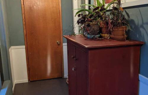 1870s Stained Glass Nostalgia - Foto 47