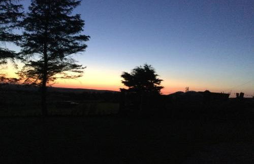 Orange Yurt With Hot Tub- Sleeps 3, Parking & Pets - Foto 48