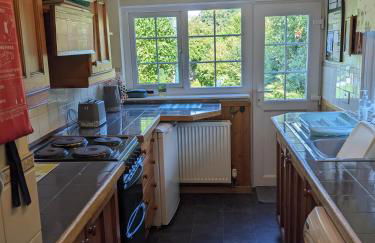 2 Bedroom Family Cottage Dog Friendly Edern North Wales - Photo 8
