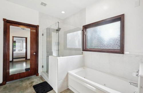 The Perfect Holiday Getaway 5BR 4BA with Pool and Hot Tub - Photo 21