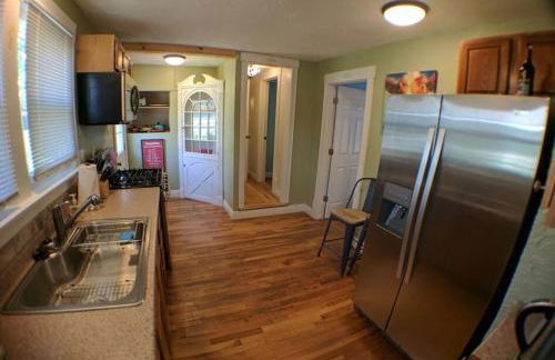 Harper Two Bedroom House in Historic Loveland - Photo 8