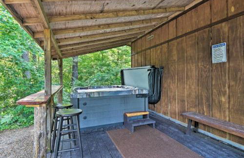 Luxe Cabin with Hot Tub on 5 Acres in Pearcy! - Foto 33