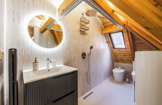 Authentic Villa Apartment - Photo 20