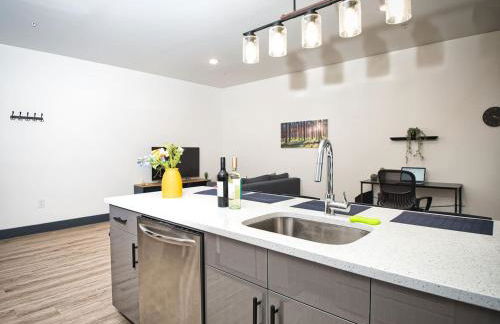 Great Location-20 Mins to NYC-Free Indoor Parking - Foto 8