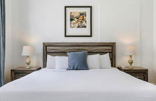 Uptown Spacious 4BD/3BA with Historic Charm - Foto 44