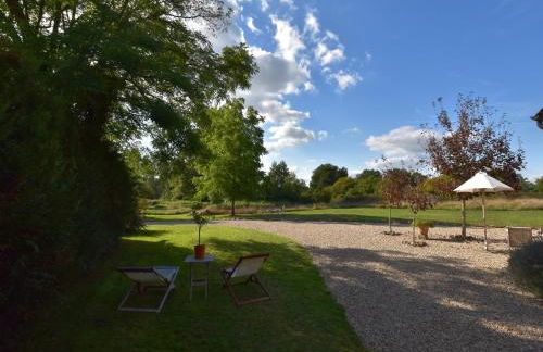 Holiday Home in Le Châtelet with Pool - Foto 28
