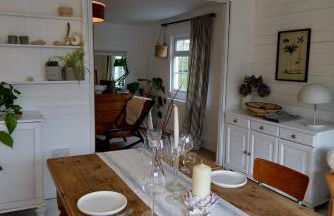 Cosy Canal-side lodge with log burner - Foto 48