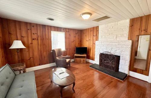 Cottage 7 Lees Ford Marina - Photo 3