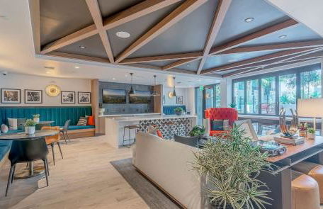 Modern 1BR Apartment with Pool, Hot Tub and Gym Access 10mins to Universal Studios - Foto 58