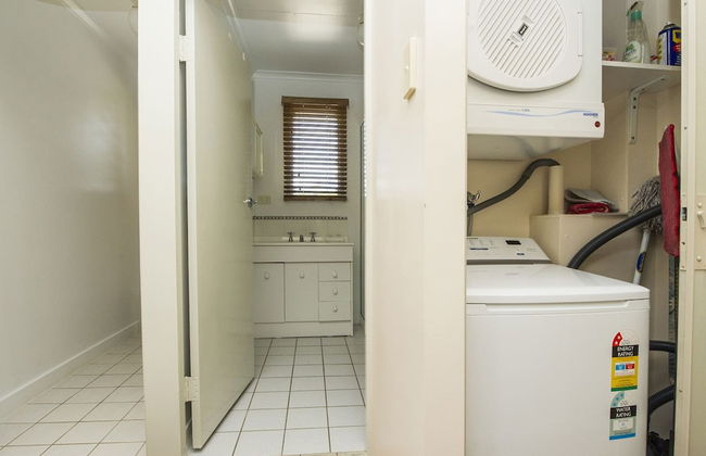 Picnic Bay Apartments Unit 3 - Photo 14