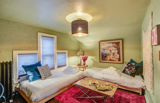 Whimsical Flat Color Unique & Chic Boutique - Foto 7