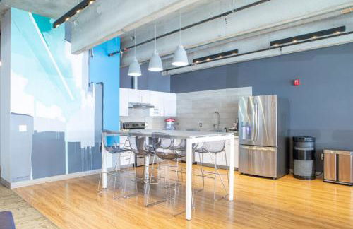 East Side Studio Apt - Near Brady St and Fiserv with Balcony - Foto 13