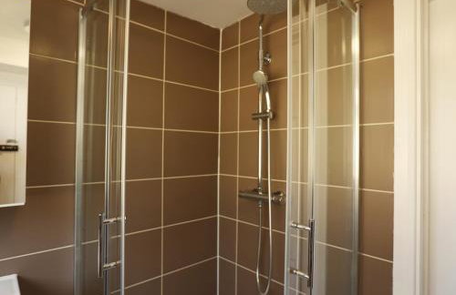 Comfortable Studio Apartment By N And N Stays Ltd, Peaceful Area Close to Cardiff Bay and Access Training Centre, Private Parking and Fast Wifi - Foto 18