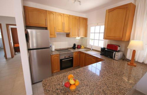 LAS ROSAS by RENTMEDANO Stunning luxury Chocolate Box villa with private heated pool & wifi - Foto 22