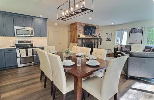 Alpine Chalet Grill, Fire pit, Pool, Gym, CornHole - Photo 5