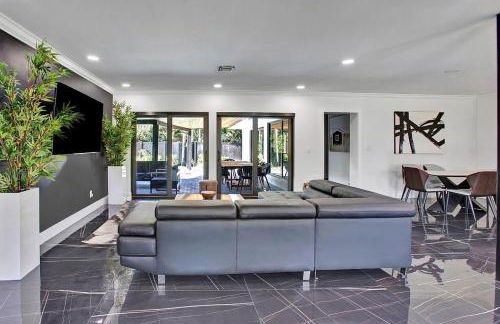 Coral Lane by Rove Travel - Home with Pool & BBQ - Foto 9