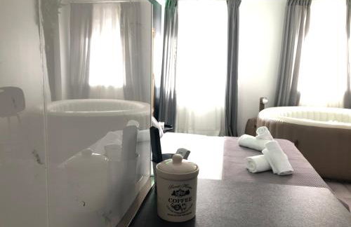 Apartment Zagreb Jacuzzi - Photo 8