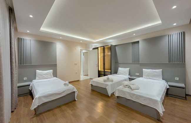 Flower City Suites - Photo 18