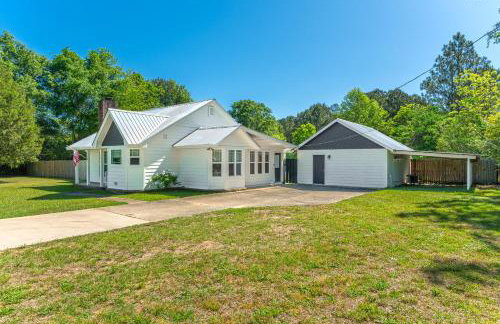 Private Pool and 3BR Family Fun Home with Gazebo - Foto 14
