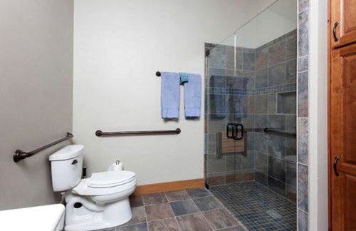 Sunny Mountain Cabin for a Group Getaway in West Glacier, Montana - Foto 53