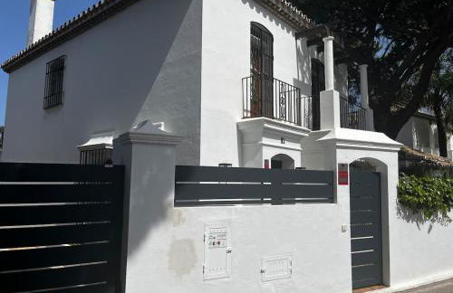 Nice villa with a garden - Photo 15