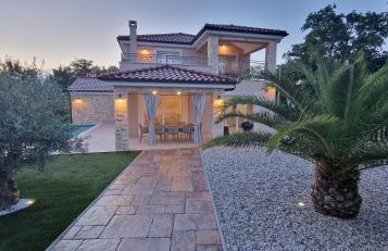 Villa Lukas&Ana s bazenom,dječjim igralištem - Photo 4