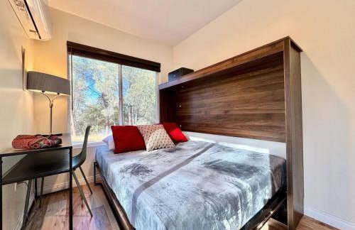 Unique Container, Home 20 Acres, Modern Stay - Photo 7
