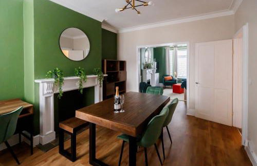 The Green House 3 Bed House - Contractors, Families, Close to city centre, Free Parking - Foto 3