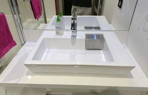 « Le lumineux » proche tramway/centre Montpellier - Photo 3