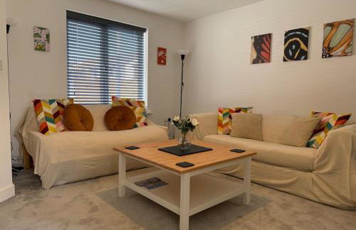 Strikingly Stylish Exeter Retreat - Modern 3-Bed - Foto 10