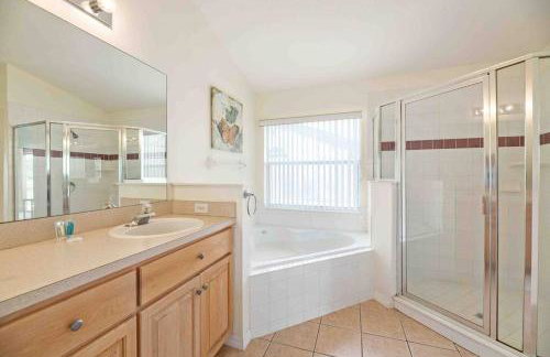 SUPER LUSH- FOAM BEDs w POOL & GAMEs - Foto 16