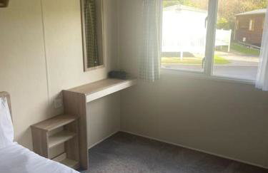Delightful two bedroom caravan on Par Beach. - Foto 8