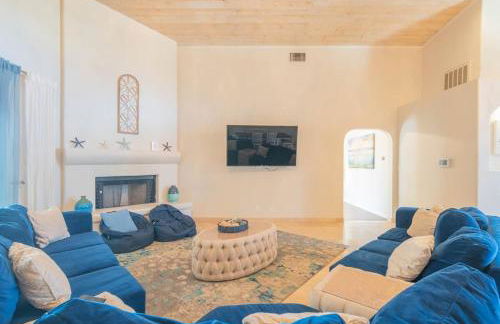 Cave Creek- Basketball Putt Putt Pool & Games - Foto 8