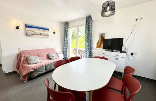 Comfortable Holiday Home Close to a Golf Course in Brittany - Foto 9