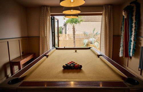 Cromer Luxury Palm Springs Bungalow with Pool Room - Photo 8