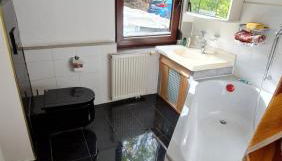 Behagliches Haus mit Kamin und Wärmepumpe - Photo 4