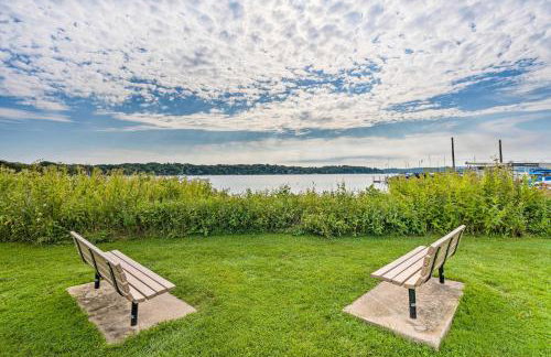 Williams Bay Getaway with Geneva Lake Views! - Foto 22