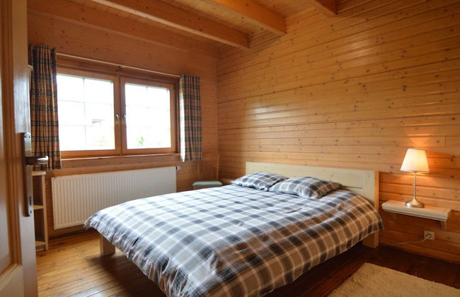 Affluent Chalet in Septon with Whirlpool, Sauna, Hot Tub - Foto 4