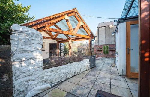 Cosy Welsh Cottage in St Davids Centre with Garden - Photo 6