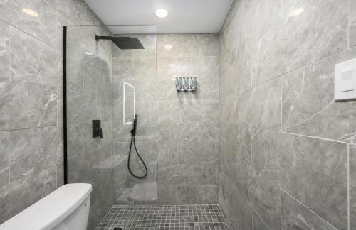 Hip & Quirky Montrose Flat with Pool Access & Parking - Foto 7