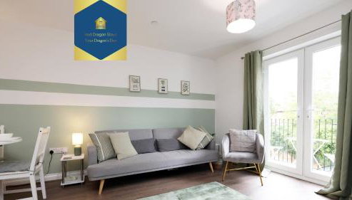 large 2 bed central apartment with balcony and private parking - Foto 5