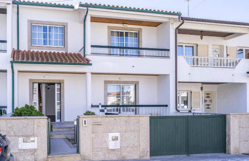 Family Beach House in Amorosa, Northern Portugal - Foto 1