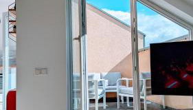 Rooftop Art Apartment, E-Roller,Ausblick,WLAN,TV, Netflix - Foto 3