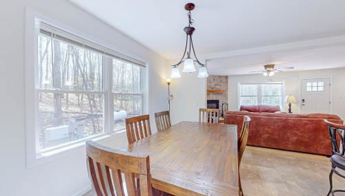 Backwoods Getaway - Photo 5