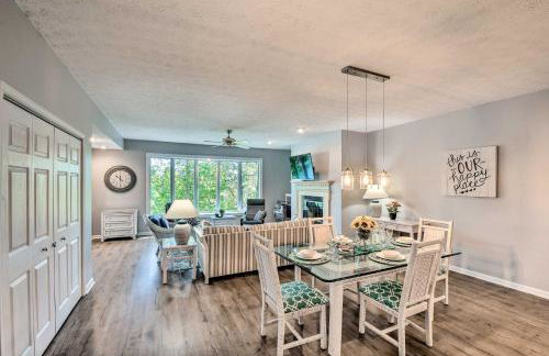 Views, Pools and Marina Lake Keowee Condo! - Foto 4