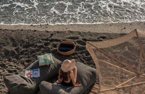 Khroma Luxury Suite 2 Beach front apartment - Photo 20